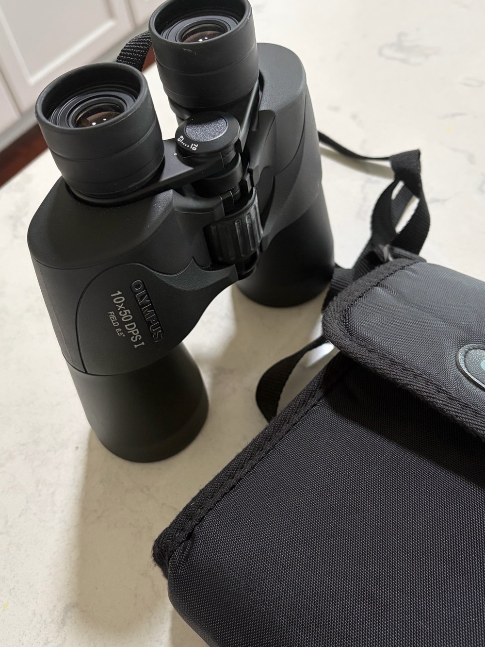 Olympus 10x50 Field Binoculars with Carry Case